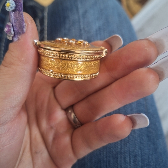 Gold And Silver Earrings With Case - Picture 4 of 4